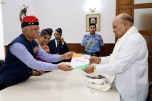 Rashtriya Sainik Sanstha Delegation Meets Karnataka Governor, Discusses Public Awareness and Social Welfare Initiatives